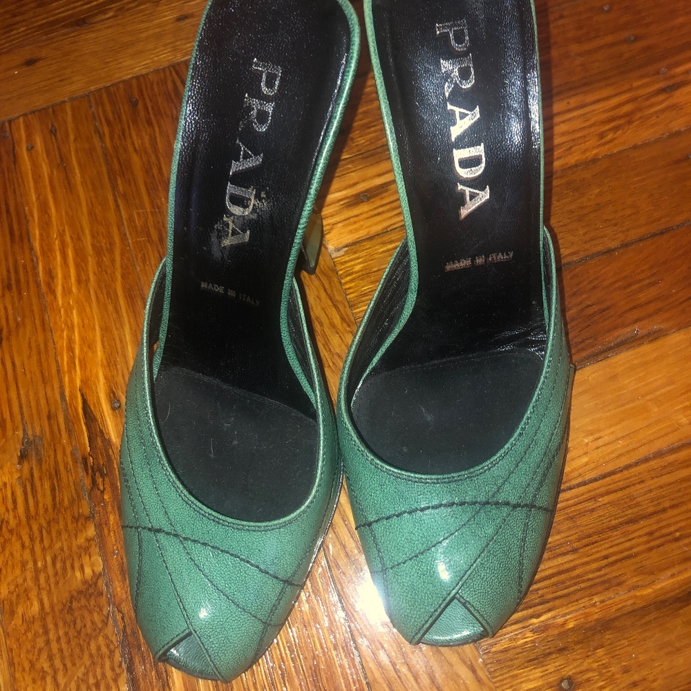 RARE- PRADA heels! Green leather w/unique design.